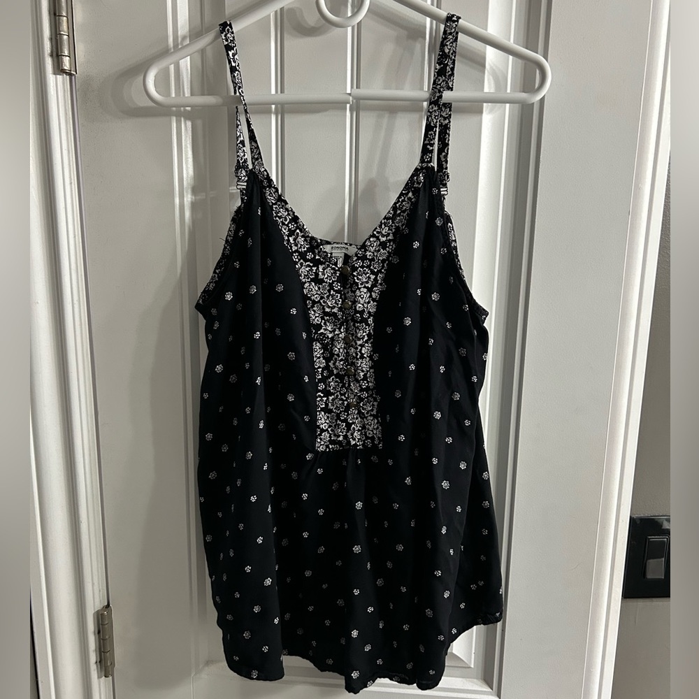Sonoma spaghetti strapped black button front tank